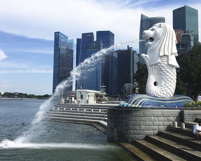 Chạm Singapore. Biểu tượng bên vịnh.